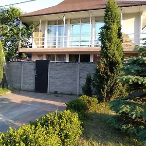 https://taunhaus-99.hotels-of-kiev.com